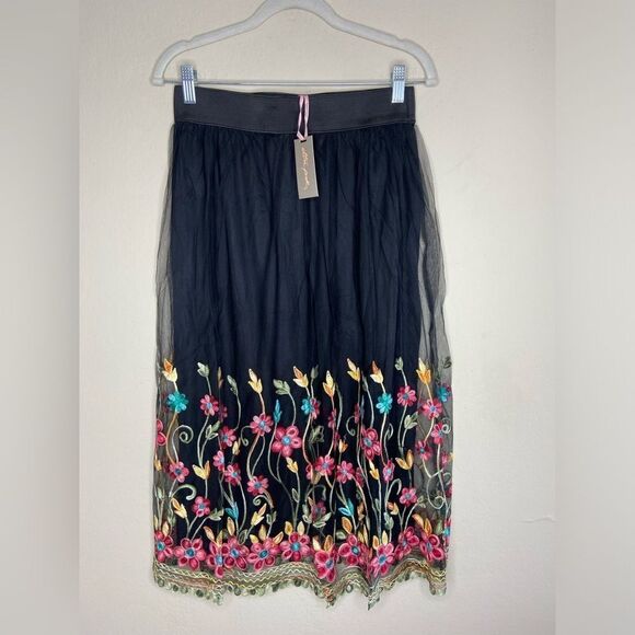 NWT Ultra Pink August Midi Black Skirt Mesh Embroidered Size M - Picture 6 of 10